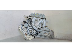 ELEVALUNAS DELANTERO DERECHO 824604D000 