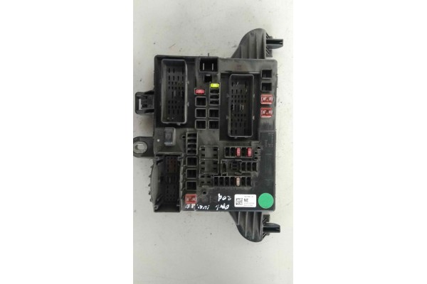 Recambio de caja reles / fusibles para opel insignia berlina 2.0 cdti cat referencia OEM IAM 13277321 544949969 