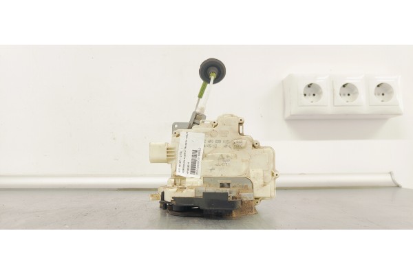 Recambio de cerradura puerta trasera izquierda para audi a3 (8p) 1.2 tsi referencia OEM IAM 4F0839015  