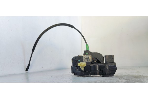 Recambio de cerradura puerta trasera izquierda para opel insignia berlina 2.0cdti 130 fap referencia OEM IAM 13503807  