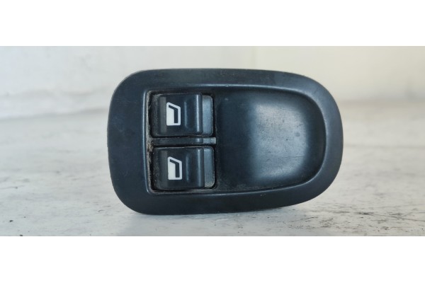 Recambio de mando elevalunas delantero izquierdo para peugeot 206 berlina 1.6 16v cat referencia OEM IAM   