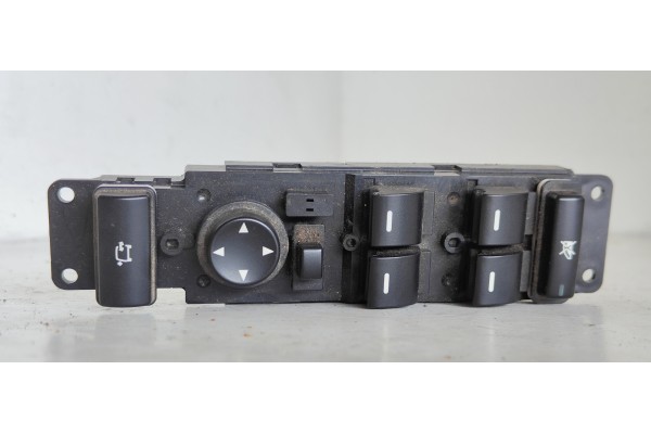 Recambio de mando elevalunas delantero izquierdo para land rover range rover (lm) td6 se referencia OEM IAM YUD000280PUY  