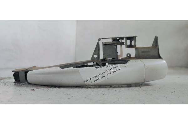 Recambio de maneta exterior trasera izquierda para peugeot 3008 1.6hdi 115 fap referencia OEM IAM 9684560080  