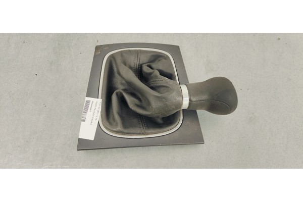 Recambio de pomo palanca cambio para audi a3 (8p) 1.2 tsi referencia OEM IAM 8P0864261T  