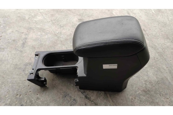 Recambio de apoyabrazos central para subaru forester 2.0 diesel cat referencia OEM IAM   