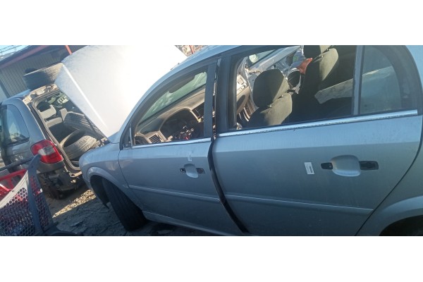 Recambio de puerta delantera izquierda para opel vectra c berlina 1.9 cdti referencia OEM IAM   