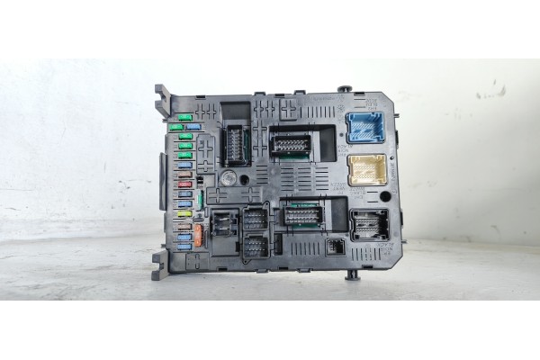 Recambio de caja reles / fusibles para peugeot 308 sport referencia OEM IAM 966405918002  