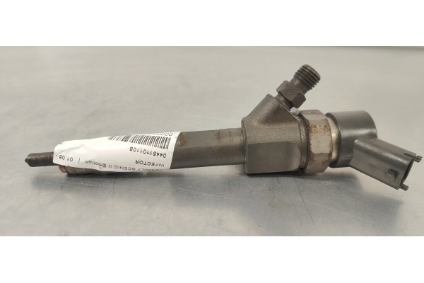 Recambio de inyector para renault scenic ii emotion referencia OEM IAM 0445110110B  