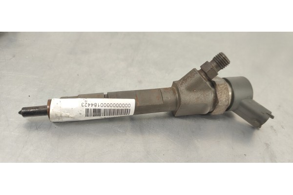 Recambio de inyector para renault scenic ii emotion referencia OEM IAM 0445110110B  