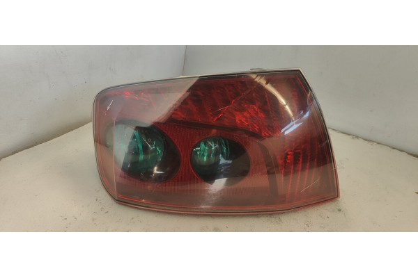 Recambio de piloto trasero izquierdo para peugeot 407 st sport referencia OEM IAM   