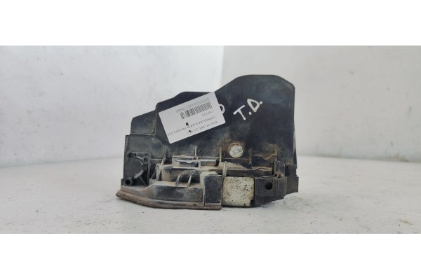 Recambio de cerradura puerta trasera derecha para bmw x3 (e83) 2.0 d referencia OEM IAM 7167070  