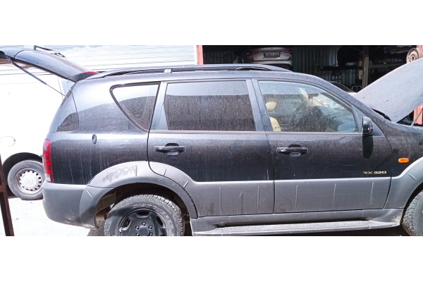Recambio de puerta trasera derecha para ssangyong rexton 3.2 cat referencia OEM IAM   
