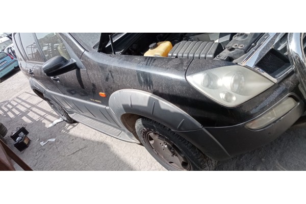 Recambio de aleta delantera derecha para ssangyong rexton rx 320 referencia OEM IAM   