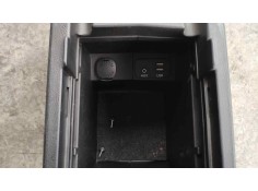 Recambio de apoyabrazos central para subaru forester 2.0 diesel cat referencia OEM IAM   