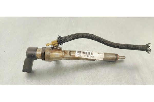 Recambio de inyector para renault scenic ii 1.5dci 105 referencia OEM IAM 8200380253  