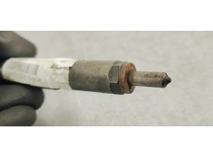 Recambio de inyector para renault scenic ii 1.5dci 105 referencia OEM IAM 8200380253  