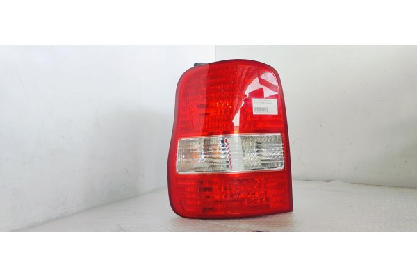 Recambio de piloto trasero izquierdo para kia carnival ii 2.9 crdi lx referencia OEM IAM   