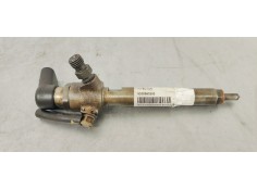 Recambio de inyector para renault scenic ii 1.5dci 105 referencia OEM IAM 8200380253  