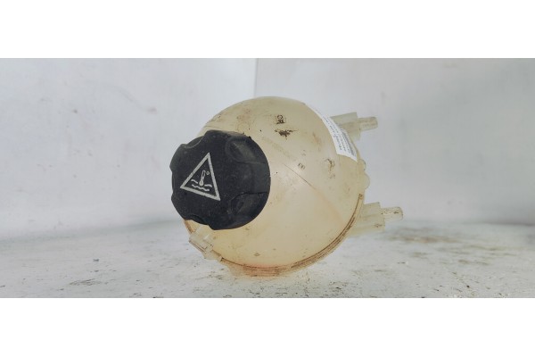 Recambio de deposito expansion para peugeot 3008 1.6hdi 112 fap referencia OEM IAM 9673334580  