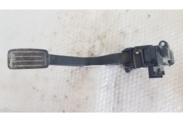 Recambio de pedal acelerador para opel vivaro furgón 2.0 cdti 123 fap referencia OEM IAM 9806607380  