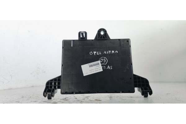 Recambio de caja reles / fusibles para opel astra j lim. enjoy referencia OEM IAM 365927271  