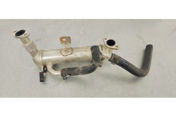 Recambio de enfriador egr para hyundai i30 1.6 crdi 115 referencia OEM IAM 284162A720  
