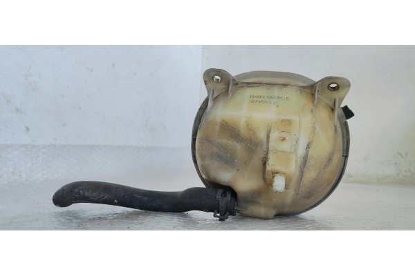 Recambio de deposito expansion para toyota avensis berlina (t25) 2.0 d4d 115 referencia OEM IAM 164800G020D  