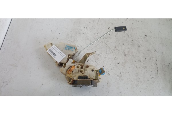 Recambio de cerradura maletero / porton para ford maverick (ml) básico referencia OEM IAM 89A520  