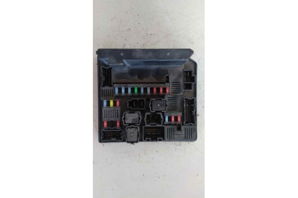 Recambio de caja reles / fusibles para nissan qashqai+2 (jj10) 2.0 16v cat referencia OEM IAM 519228324 1018417476 
