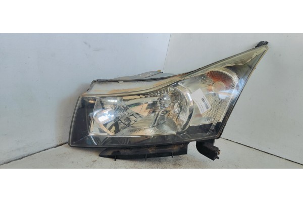 Recambio de faro izquierdo para chevrolet cruze 1.6 i 113 referencia OEM IAM   