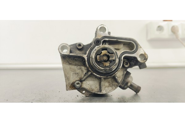 Recambio de depresor freno / bomba vacio para volkswagen golf iv berlina (1j1) básico referencia OEM IAM 038145101B  