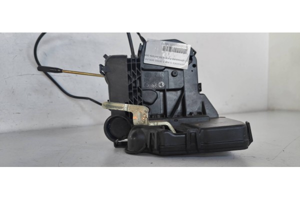 Recambio de cerradura puerta delantera derecha para mercedes-benz clase c (w203) berlina 2.0 cat referencia OEM IAM   