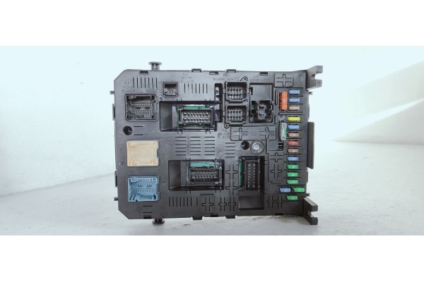 Recambio de caja reles / fusibles para citroen c4 picasso premier referencia OEM IAM   