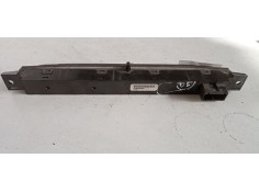 Recambio de warning para land rover discovery v6 td se referencia OEM IAM YUL500400WUX  