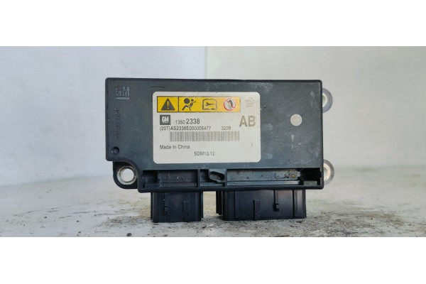 Recambio de centralita airbag para chevrolet cruze 1.6 i 113 referencia OEM IAM 13502338  