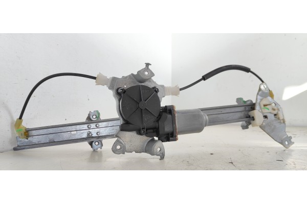 Recambio de elevalunas delantero izquierdo para nissan almera (n16/e) line up referencia OEM IAM 400601T3  