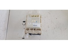 CAJA RELES / FUSIBLES 8273042010 9497 6J100839