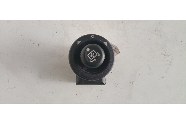 Recambio de mando retrovisor para land rover discovery v6 td se referencia OEM IAM 03930361  