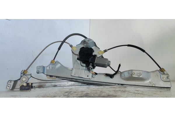 Recambio de elevalunas delantero derecho para renault clio iii 1.5dci 85 referencia OEM IAM 8200291147  