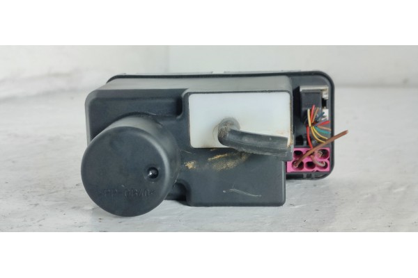 Recambio de centralita cierre para audi a6 avant (4b5) 2.5 v6 24v tdi referencia OEM IAM 4A0862257C  