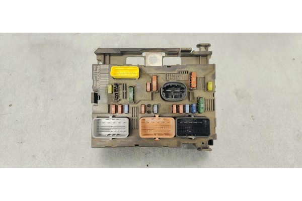 Recambio de caja reles / fusibles para peugeot 307 cc (s2) 1.6i 110 referencia OEM IAM 9661087080  