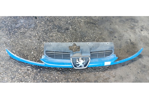 Recambio de rejilla delantera para peugeot 206 berlina quicksilver referencia OEM IAM   