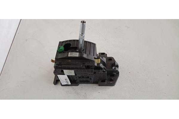 Recambio de palanca cambio para land rover discovery v6 td se referencia OEM IAM 400060024062  