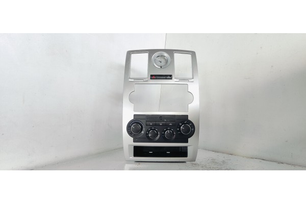 Recambio de mando climatizador para chrysler 300 c 3.0crd 220 fap referencia OEM IAM P55111031AE  