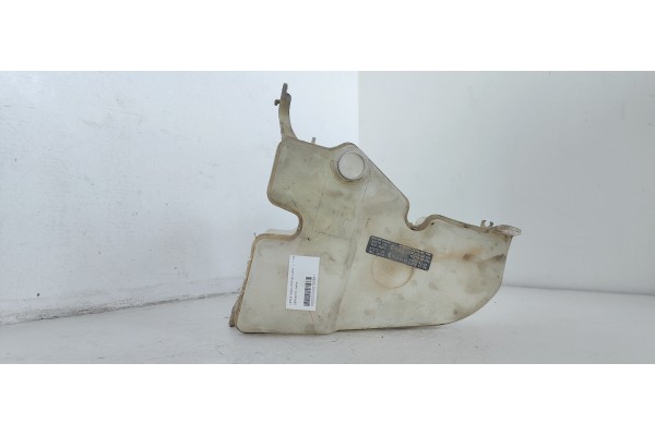 Recambio de deposito limpia para lexus is200 (ds2/is2) 220d referencia OEM IAM   