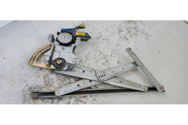 Recambio de elevalunas delantero derecho para kia sorento 2.5 crdi ex referencia OEM IAM 824603E000  