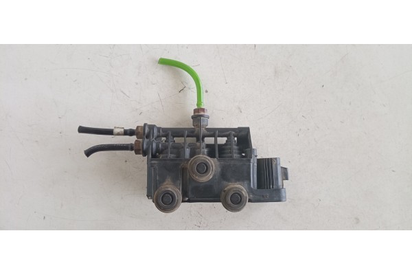 Recambio de valvula aire adicional para land rover discovery v6 td se referencia OEM IAM RVH000095 07040305 