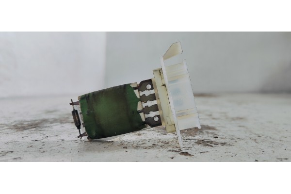 Recambio de resistencia calefaccion para peugeot 207 1.4 i 95 referencia OEM IAM   