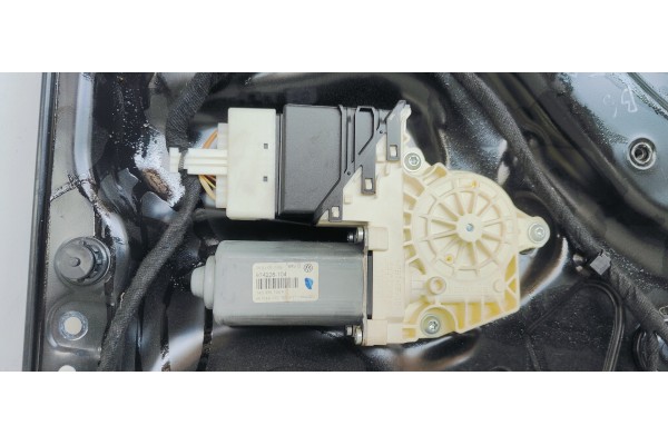Recambio de elevalunas trasero derecho para volkswagen passat berlina (3c2) advance plus 4motion referencia OEM IAM 1K0959704F  