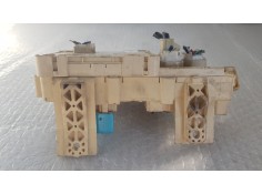 Recambio de caja reles / fusibles para toyota avensis wagon (t25) 2.0 d-cat referencia OEM IAM 82641CA010F  